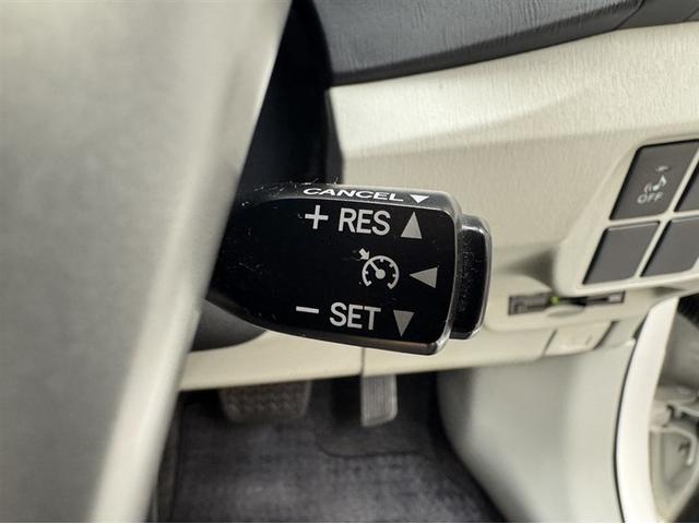 プリウス Ｇ　ＨＤＤナビ　フルセグ　Ｂｌｕｅｔｏｏｔｈ　ＥＴＣ　ＨＩＤ　バックモニター　クルーズコントロール　オートエアコン　純正アルミ　ＣＤ／ＤＶＤ再生　デュアル・サイドエアバック　横滑り防止装置　盗難防止装置（24枚目）