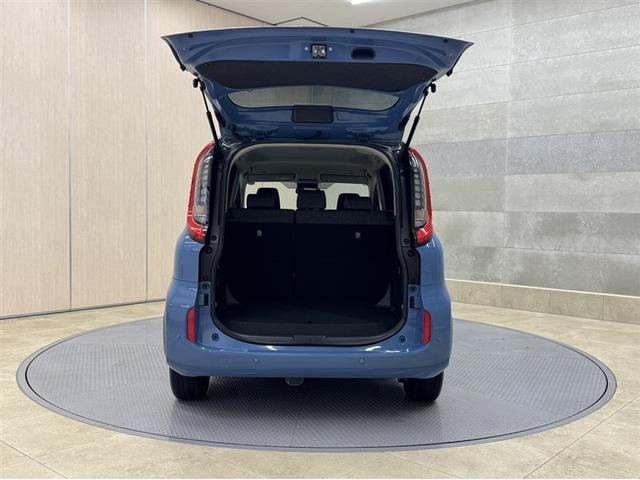 シエンタ ハイブリッドＺ　衝突被害軽減ブレーキ　ペダル踏み間違い急発進抑制装置　ドライブレコーダー　ナビ　Ｂｌｕｅｔｏｏｔｈ　フルセグ　ＥＴＣ　ＬＥＤ　両側電動スライドドア　クルーズコントロール　ブラインドスポットモニター（32枚目）