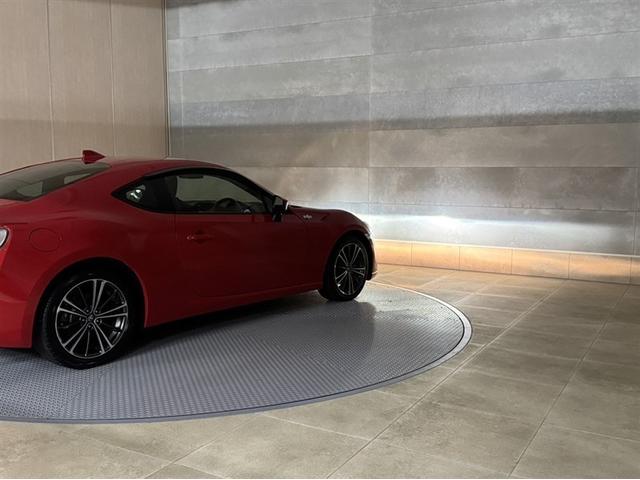 �g�h�c�w�b�h�����v�ł��B�u�����̂悤�Ȗ��邳�������ōL���͈͂𖾂邭���Ă���܂��B���ʂ��傫���̂ňÂ��ꏊ�ł̎��F�����オ��܂��B�܂������������A����d�͂����Ȃ��̂Ōo�ϓI�ł��B