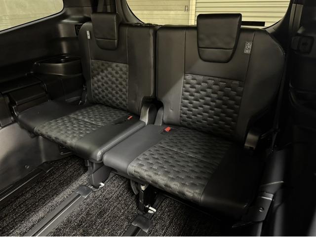 ヴォクシー ハイブリッドＳ－Ｚ　衝突被害軽減ブレーキ　ペダル踏み間違い急発進抑制装置　電源コンセント　ナビ　フルセグ　Ｂｌｕｅｔｏｏｔｈ　ＥＴＣ　ＬＥＤ　シートヒーター　全周囲カメラ　クルーズコントロール　両側電動スライドドア（27枚目）