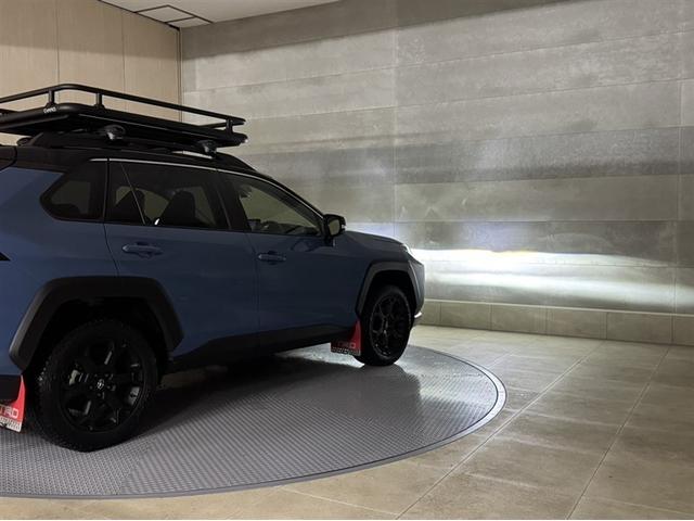 ＲＡＶ４ ハイブリッドアドベンチャー　オフロードパッケージＩＩ　当社オリジナルカスタマイズ　ルーフデッキ　ＴＲＤマッドフラップ　衝突被害軽減ブレーキ　ペダル踏み間違い急発進抑制装置　ナビ　フルセグ　Ｂｌｕｅｔｏｏｔｈ　シートヒーター・ベンチレーション　ＥＴＣ（20枚目）