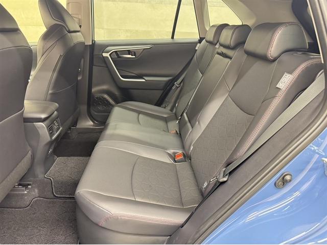 ＲＡＶ４ ハイブリッドアドベンチャー　オフロードパッケージＩＩ　当社オリジナルカスタマイズ　ルーフデッキ　ＴＲＤマッドフラップ　衝突被害軽減ブレーキ　ペダル踏み間違い急発進抑制装置　ナビ　フルセグ　Ｂｌｕｅｔｏｏｔｈ　シートヒーター・ベンチレーション　ＥＴＣ（26枚目）