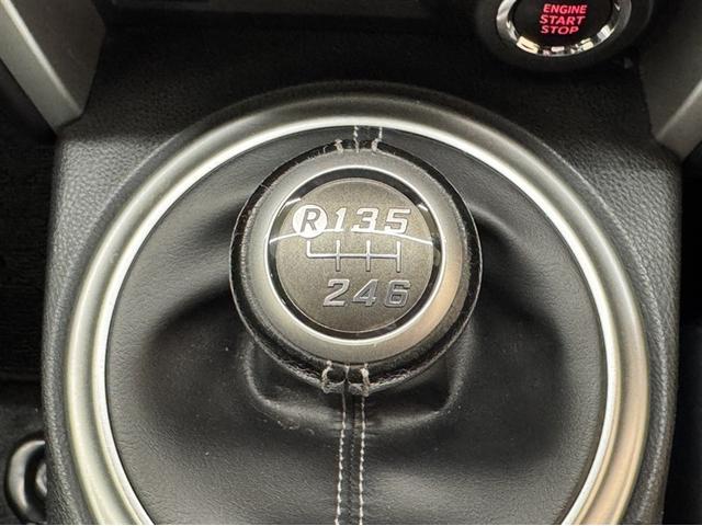 ８６ ＧＴリミテッド　ドライブレコーダー　ナビ　フルセグ　Ｂｌｕｅｔｏｏｔｈ　バックモニター　ＥＴＣ　ＬＥＤ　シートヒーター　フルエアロ　クルーズコントロール　オートエアコン　スマートキー　ＣＤ／ＤＶＤ再生　純正アルミ（12枚目）