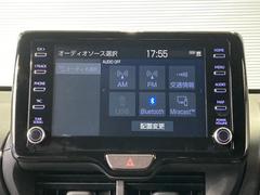 ディスプレイオーディオを装備。スマホと車をつなぐことで、これまでのナビに加えていろんなサービスが楽しめます。 6