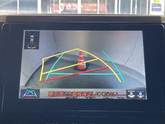 バックモニター付きです。車の後方に小型カメラが付いており、バックする際の後方の様子をモニター上に表示します。 7