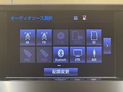 �Хå������ɥ�˥����դ��Ǥ����֤θ����˾�������餬�դ��Ƥ��ꡢ�Хå�����ݤθ������ͻҤ��˥������ɽ�����ޤ��� 4