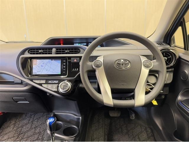 アクア S ナビ フルセグ Bluetooth バックモニター ETC LED オートエアコン CD/DVD再生 キーレスエントリー デュアルエアバック 横滑り防止装置(6枚目)