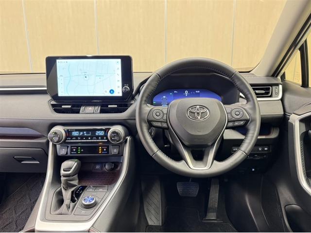 RAV4 ハイブリッドG 4WD 衝突被害軽減ブレーキ ペダル踏み間違い急発進抑制装置 ドライブレコーダー ナビ フルセグ Bluetooth 電源コンセント ETC LED シートヒーター・ベンチレーション 全周囲カメラ(6枚目)