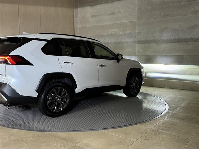 RAV4 ハイブリッドG 4WD 衝突被害軽減ブレーキ ペダル踏み間違い急発進抑制装置 ドライブレコーダー ナビ フルセグ Bluetooth 電源コンセント ETC LED シートヒーター・ベンチレーション 全周囲カメラ(19枚目)