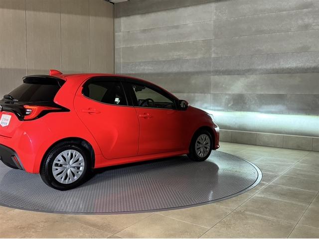 ヤリス Z 衝突被害軽減ブレーキ ペダル踏み間違い急発進抑制装置 ドライブレコーダー ナビ フルセグ Bluetooth ETC LED シートヒーター ブラインドスポットモニター 全周囲カメラ CD/DVD再生(16枚目)