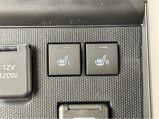 シートヒーター装備！エアコンに比べて暖まるスピードが速いので冬でも快適に過ごせます