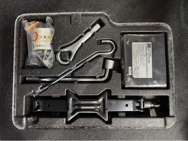 ルーミー カスタムＧ　衝突被害軽減ブレーキ　ペダル踏み間違い急発進抑制装置　ナビ　フルセグ　Ｂｌｕｅｔｏｏｔｈ　ＥＴＣ　ＬＥＤ　全周囲カメラ　両側電動スライドドア　アイドリングストップ　オートエアコン　クルーズコントロール（18枚目）