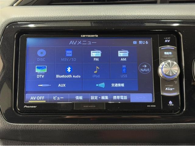 Ｂｌｕｅｔｏｏｔｈ対応、ＣＤ／ＤＶＤ再生機能付き。お好きな音楽を聴きながらのドライブは楽しいですよね〜♪
