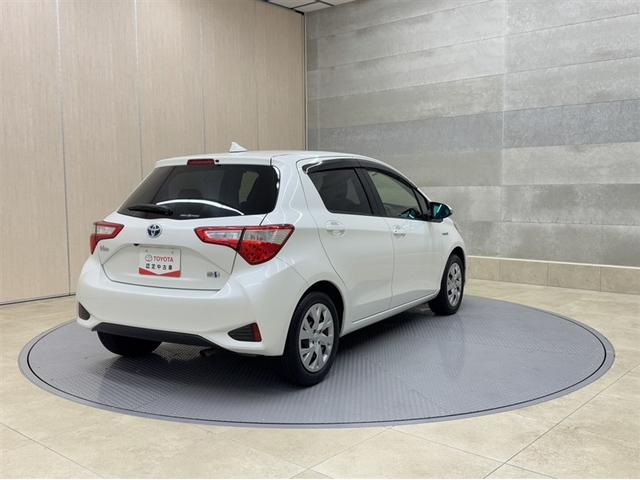 全車１年間の走行距離無制限のロングラン保証付きです。また、さらに安心をお求めの方には１年〜２年の保証延長ができる「ロングランα保証」（有償）もお選びいただけます。