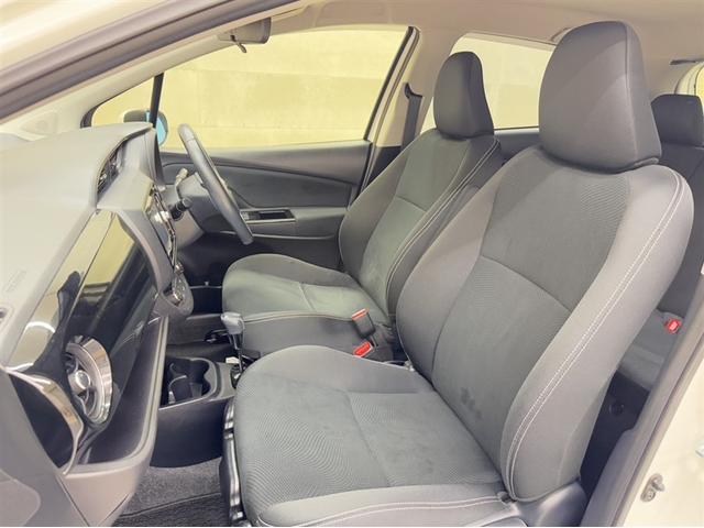 トヨタ中古車「まるごとクリーニング」施工済。外装はもちろん内装はシートを外して見えない所まで徹底洗浄しています。