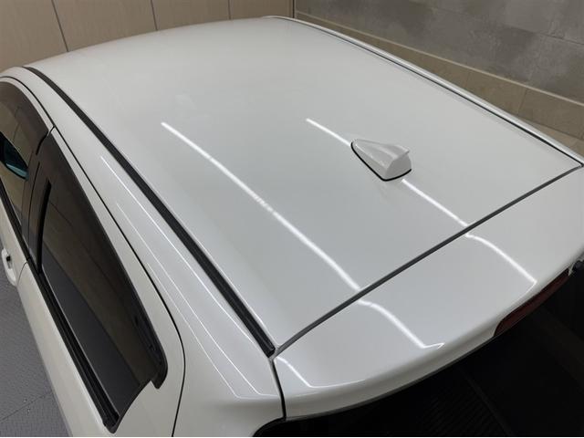 屋根の状態もしっかり確認出来ます。トヨタ中古車「まるごとクリーニング」でピカピカです。