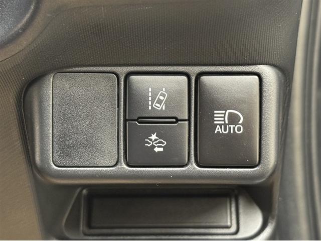 アクア S 衝突被害軽減ブレーキ ドライブレコーダー ナビ フルセグ Bluetooth バックモニター 先進ライト 車線逸脱警報 オートエアコン デュアルエアバック CD/DVD再生 横滑り防止装置(12枚目)