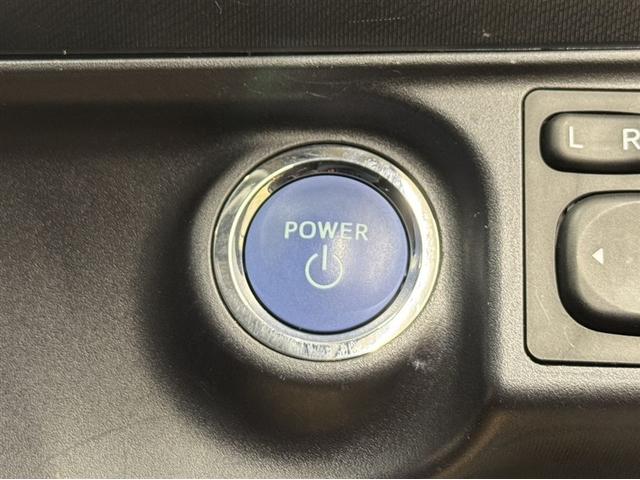 アクア S 衝突被害軽減ブレーキ ドライブレコーダー ナビ フルセグ Bluetooth バックモニター 先進ライト 車線逸脱警報 オートエアコン デュアルエアバック CD/DVD再生 横滑り防止装置(13枚目)