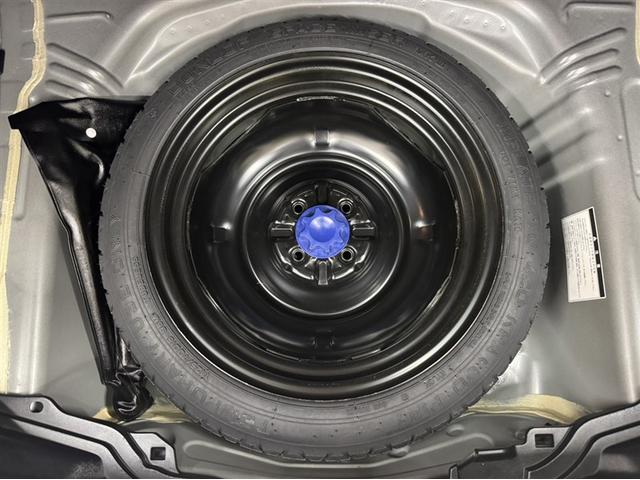 アクア S 衝突被害軽減ブレーキ ドライブレコーダー ナビ フルセグ Bluetooth バックモニター 先進ライト 車線逸脱警報 オートエアコン デュアルエアバック CD/DVD再生 横滑り防止装置(18枚目)