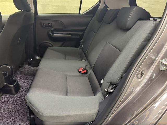 アクア S 衝突被害軽減ブレーキ ドライブレコーダー ナビ フルセグ Bluetooth バックモニター 先進ライト 車線逸脱警報 オートエアコン デュアルエアバック CD/DVD再生 横滑り防止装置(20枚目)