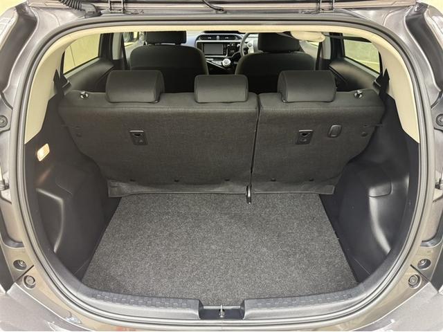 アクア S 衝突被害軽減ブレーキ ドライブレコーダー ナビ フルセグ Bluetooth バックモニター 先進ライト 車線逸脱警報 オートエアコン デュアルエアバック CD/DVD再生 横滑り防止装置(28枚目)