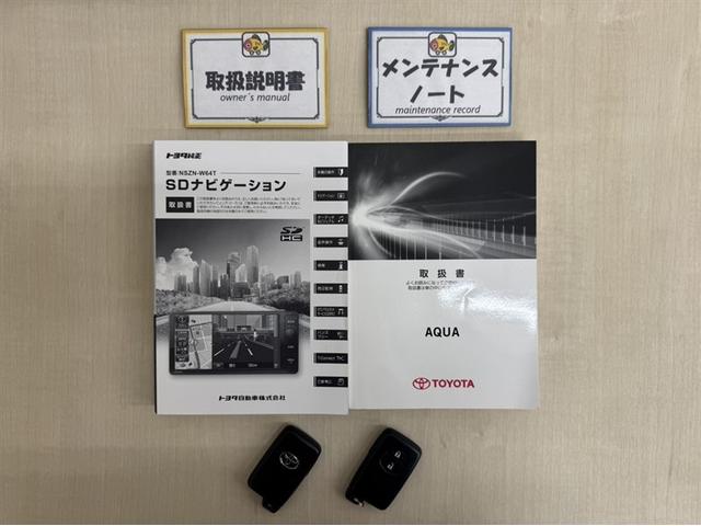 アクア S 衝突被害軽減ブレーキ ドライブレコーダー ナビ フルセグ Bluetooth バックモニター 先進ライト 車線逸脱警報 オートエアコン デュアルエアバック CD/DVD再生 横滑り防止装置(29枚目)