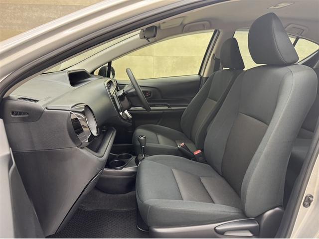 アクア Ｓスタイルブラック　衝突被害軽減ブレーキ　ペダル踏み間違い急発進抑制装置　ナビ　ワンセグ　Ｂｌｕｅｔｏｏｔｈ　ＥＴＣ　先進ライト　車線逸脱警報　スマートキー　バックモニター　オートエアコン　横滑り防止装置　盗難防止装置（18枚目）