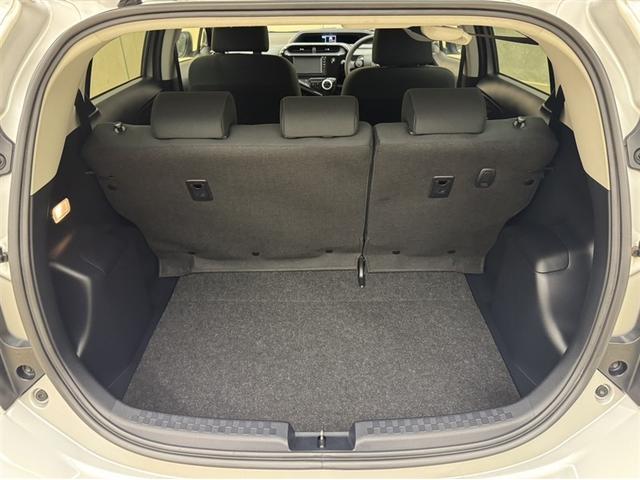 アクア Ｓスタイルブラック　衝突被害軽減ブレーキ　ペダル踏み間違い急発進抑制装置　ナビ　ワンセグ　Ｂｌｕｅｔｏｏｔｈ　ＥＴＣ　先進ライト　車線逸脱警報　スマートキー　バックモニター　オートエアコン　横滑り防止装置　盗難防止装置（27枚目）