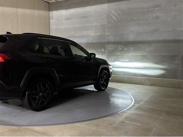 ＲＡＶ４ アドベンチャー　４ＷＤ　衝突被害軽減ブレーキ　ペダル踏み間違い急発進抑制装置　ナビ　フルセグ　Ｂｌｕｅｔｏｏｔｈ　シートヒーター・ベンチレーション　ＥＴＣ　寒冷地仕様　クルーズコントロール　ブラインドスポットモニター（17枚目）