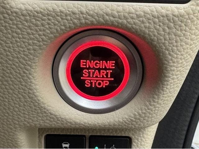 Ｎ－ＢＯＸ Ｇ・Ｌホンダセンシング　衝突被害軽減ブレーキ　ペダル踏み間違い急発進抑制装置　ナビ　バックモニター　ＥＴＣ　ＬＥＤ　ベンチシート　片側電動スライドドア　クルーズコントロール　スマートキー　オートエアコン　アイドリングストップ（13枚目）