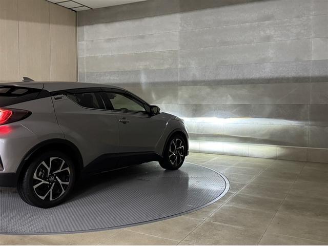 C-HR G シートヒーター フルセグ内蔵メモリーナビ DVD再生 Bluetooth バックモニター ETC 衝突被害軽減ブレーキ 車線逸脱警報装置 オートハイビーム クルーズコントロール ワンオーナー 記録簿(16枚目)