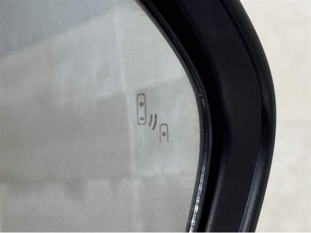 カローラツーリング ハイブリッド　ダブルバイビー　ドラレコ　ディスプレイオーディオ　バックモニター　Ｂｌｕｅｔｏｏｔｈ　ＥＴＣ　クルーズコントロール　衝突被害軽減ブレーキ　ペダル踏み間違急発進抑制装置　車線逸脱警報装置　オートハイビーム　ワンオーナー（12枚目）