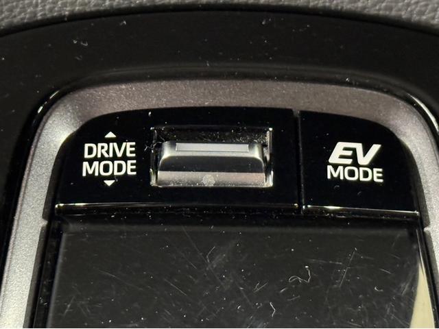カローラツーリング ハイブリッド　ダブルバイビー　ドラレコ　ディスプレイオーディオ　バックモニター　Ｂｌｕｅｔｏｏｔｈ　ＥＴＣ　クルーズコントロール　衝突被害軽減ブレーキ　ペダル踏み間違急発進抑制装置　車線逸脱警報装置　オートハイビーム　ワンオーナー（25枚目）