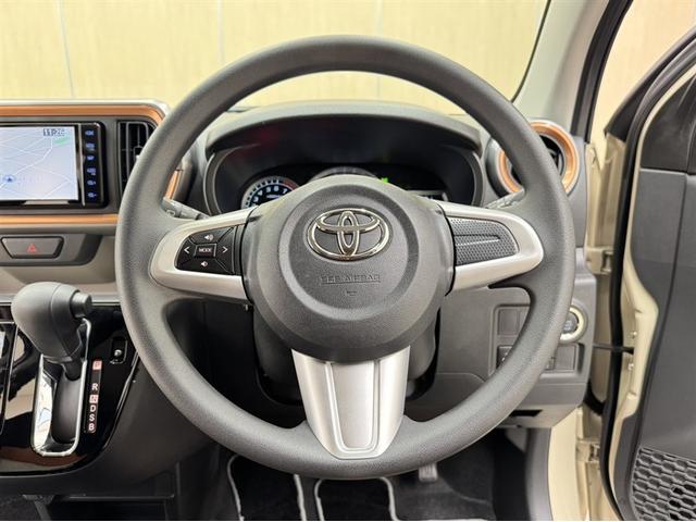 パッソ モーダ　衝突被害軽減ブレーキ　ペダル踏み間違い急発進抑制装置　ドライブレコーダー　ナビ　フルセグ　Ｂｌｕｅｔｏｏｔｈ　バックモニター　アイドリングストップ　先進ライト　車線逸脱警報　ベンチシート　スマートキー（8枚目）