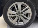 アルミホイール付き!「純正」なので車のデザインともマッチしています。お洒落は足元から。。。といいますから♪