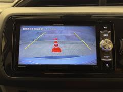 Хå˥դǤ֤θ˾餬դƤꡢХåݤθͻҤ˥ɽޤ 5