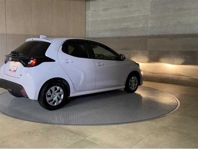 ヤリス ハイブリッドG 衝突被害軽減ブレーキ ペダル踏み間違い急発進抑制装置 ドライブレコーダー ナビ Bluetooth ETC クルーズコントロール オートエアコン スマートキー デュアル・サイドエアバック(16枚目)