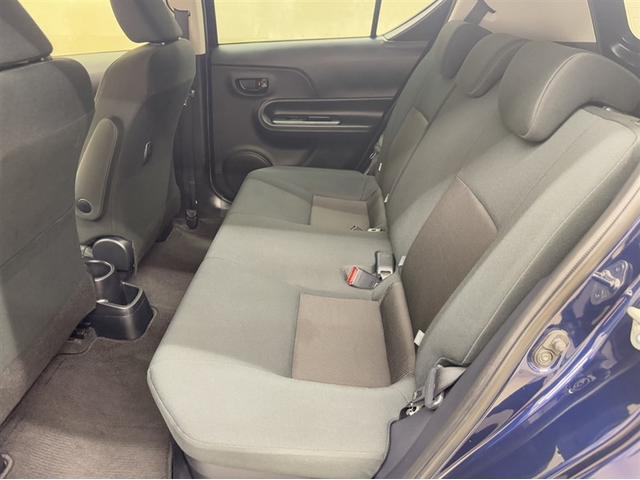 アクア Sスタイルブラック 衝突被害軽減ブレーキ ナビ フルセグ Bluetooth ETC バックモニター 先進ライト 車線逸脱警報 スマートキー オートエアコン デュアルエアバック CD/DV再生 社外アルミ 横滑り防止装置(19枚目)