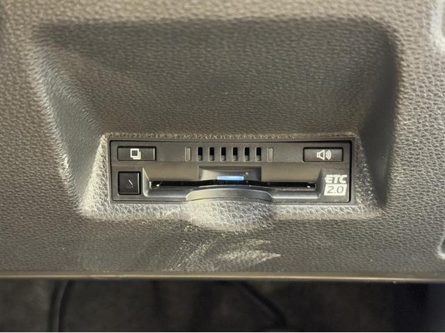 ヤリス ハイブリッドG 全周囲モニター ETC2.0 ディスプレイオーディオ ナビ Bluetooth ディスクプレーヤー クルーズコントロール 衝突被害軽減ブレーキ ペダル踏間違急発進抑制装置 車線逸脱警 オートハイビーム(11枚目)