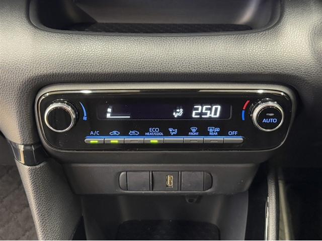 ヤリス ハイブリッドG 全周囲モニター ETC2.0 ディスプレイオーディオ ナビ Bluetooth ディスクプレーヤー クルーズコントロール 衝突被害軽減ブレーキ ペダル踏間違急発進抑制装置 車線逸脱警 オートハイビーム(21枚目)