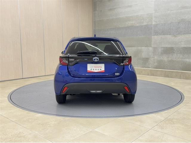 ヤリス ハイブリッドG 全周囲モニター ETC2.0 ディスプレイオーディオ ナビ Bluetooth ディスクプレーヤー クルーズコントロール 衝突被害軽減ブレーキ ペダル踏間違急発進抑制装置 車線逸脱警 オートハイビーム(27枚目)