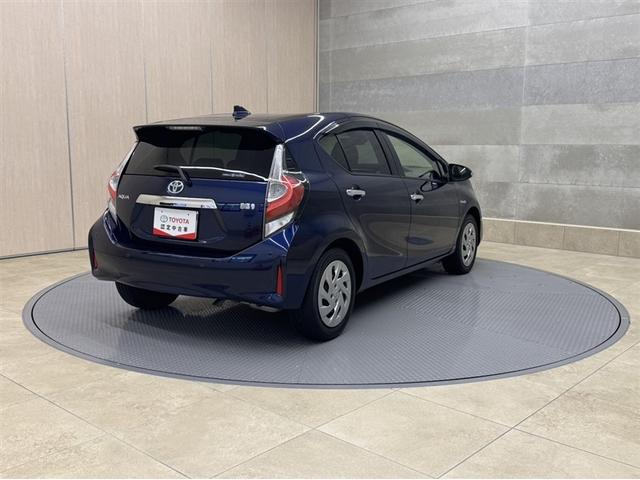 アクア Sスタイルブラック 衝突被害軽減ブレーキ ペダル踏み間違い急発進抑制装置 ナビ フルセグ Bluetooth ワンオーナー 先進ライト 車線逸脱警報 オートエアコン スマートキー CD/DVD再生 デュアルエアバック(15枚目)