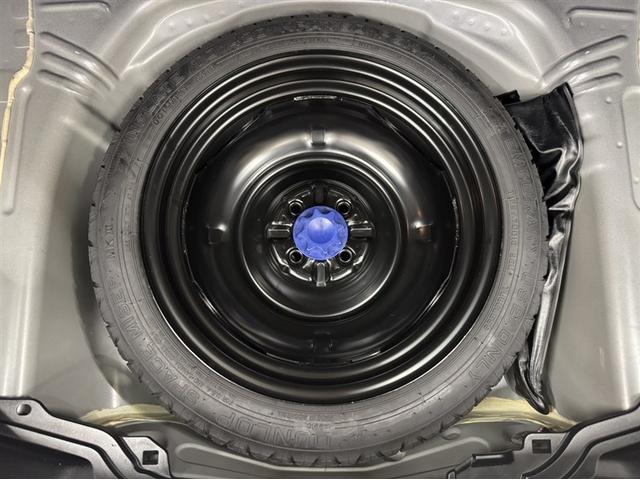 アクア Sスタイルブラック 衝突被害軽減ブレーキ ペダル踏み間違い急発進抑制装置 ナビ フルセグ Bluetooth ワンオーナー 先進ライト 車線逸脱警報 オートエアコン スマートキー CD/DVD再生 デュアルエアバック(16枚目)