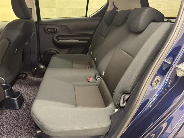 アクア Sスタイルブラック 衝突被害軽減ブレーキ ペダル踏み間違い急発進抑制装置 ナビ フルセグ Bluetooth ワンオーナー 先進ライト 車線逸脱警報 オートエアコン スマートキー CD/DVD再生 デュアルエアバック(18枚目)