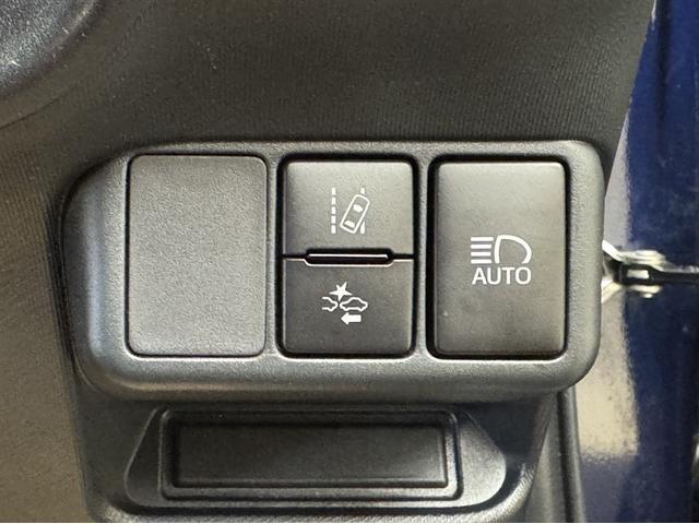 アクア Sスタイルブラック 衝突被害軽減ブレーキ ペダル踏み間違い急発進抑制装置 ナビ フルセグ Bluetooth ワンオーナー 先進ライト 車線逸脱警報 オートエアコン スマートキー CD/DVD再生 デュアルエアバック(22枚目)