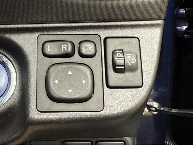 アクア Sスタイルブラック 衝突被害軽減ブレーキ ペダル踏み間違い急発進抑制装置 ナビ フルセグ Bluetooth ワンオーナー 先進ライト 車線逸脱警報 オートエアコン スマートキー CD/DVD再生 デュアルエアバック(23枚目)