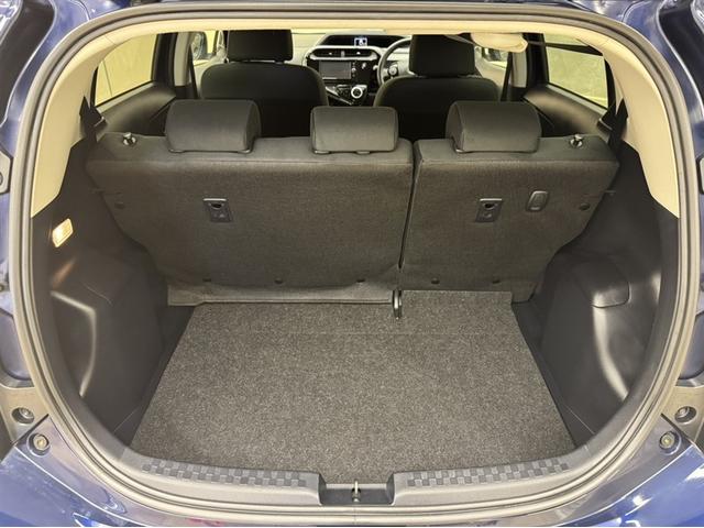 アクア Sスタイルブラック 衝突被害軽減ブレーキ ペダル踏み間違い急発進抑制装置 ナビ フルセグ Bluetooth ワンオーナー 先進ライト 車線逸脱警報 オートエアコン スマートキー CD/DVD再生 デュアルエアバック(27枚目)