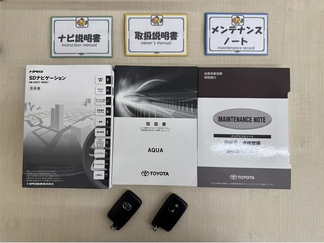 アクア Sスタイルブラック 衝突被害軽減ブレーキ ペダル踏み間違い急発進抑制装置 ナビ フルセグ Bluetooth ワンオーナー 先進ライト 車線逸脱警報 オートエアコン スマートキー CD/DVD再生 デュアルエアバック(28枚目)