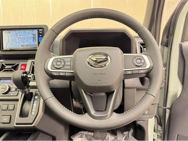 タフト Ｇ　クロムベンチャー　届出済未使用車　衝突被害軽減ブレーキ　ペダル踏み間違い急発進抑制装置　新品純正メモリーナビ　フルセグ　Ｂｌｕｅｔｏｏｔｈ　シートヒーター　バックモニター　サンルーフ　クルーズコントロール　ＣＤ／ＤＶＤ（4枚目）