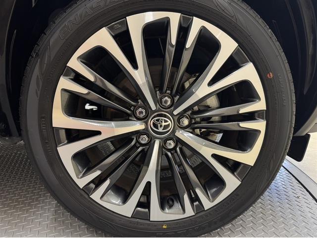 ヤリスクロス Ｚ　ディスプレイオーディオ　Ｂｌｕｅｔｏｏｔｈ　バックモニター　シートヒーター　クルーズコントロール　イモビライザー　衝突被害軽減ブレーキ　ペダル踏み間違急発進抑制装置　車線逸脱警報装置　オートハイビーム（12枚目）